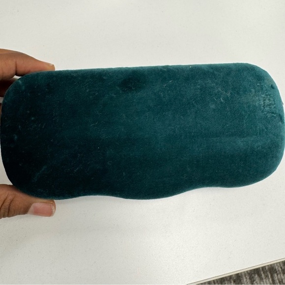 GUCCI Teal Velvet Glasses Case - Picture 5 of 6